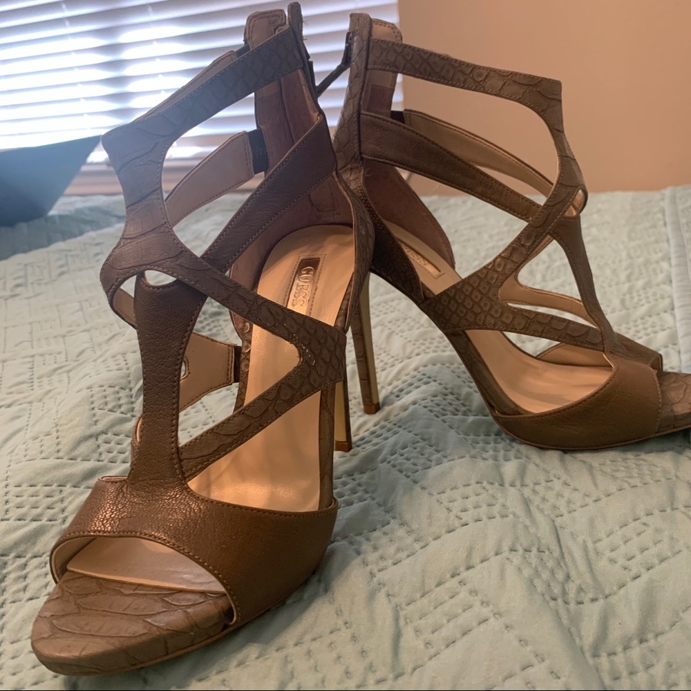 High heels GUESS